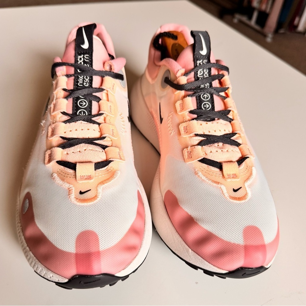 NIKE RUNNING SHOE REACT ESCAPE RUN - SAIL/DARK SMOKE GREY/PINK WOMEN - Picture 6 of 13